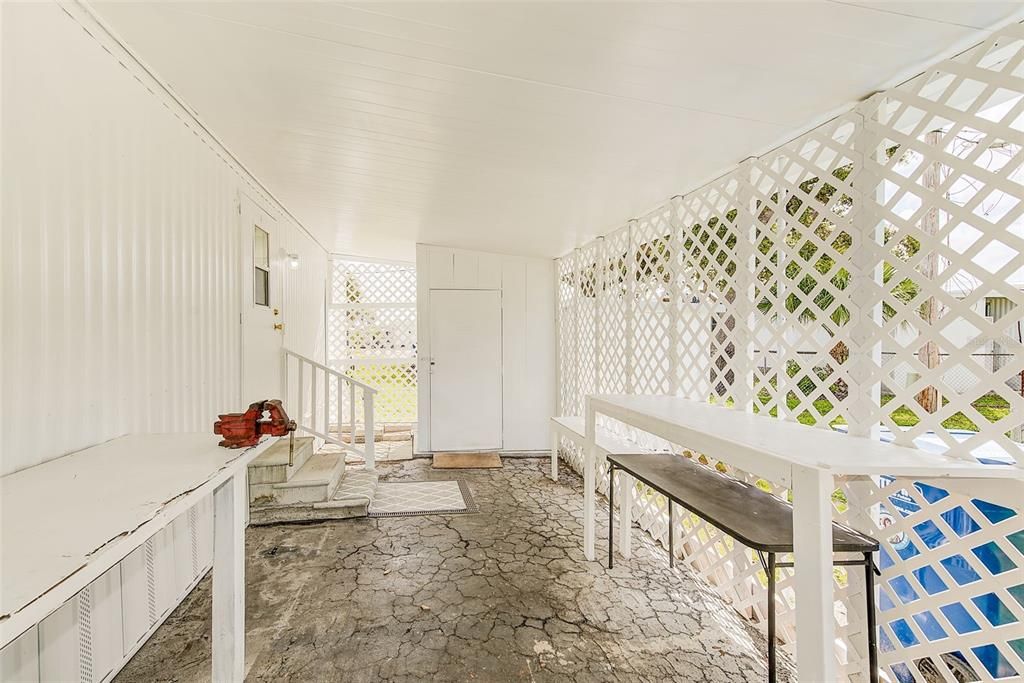 For Sale: $139,900 (3 beds, 2 baths, 720 Square Feet)