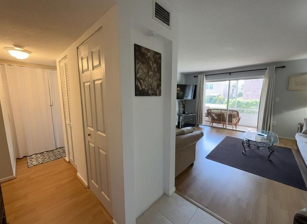 For Sale: $209,999 (2 beds, 2 baths, 1075 Square Feet)