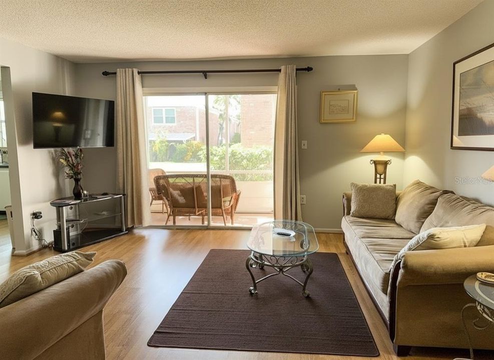 For Sale: $209,999 (2 beds, 2 baths, 1075 Square Feet)