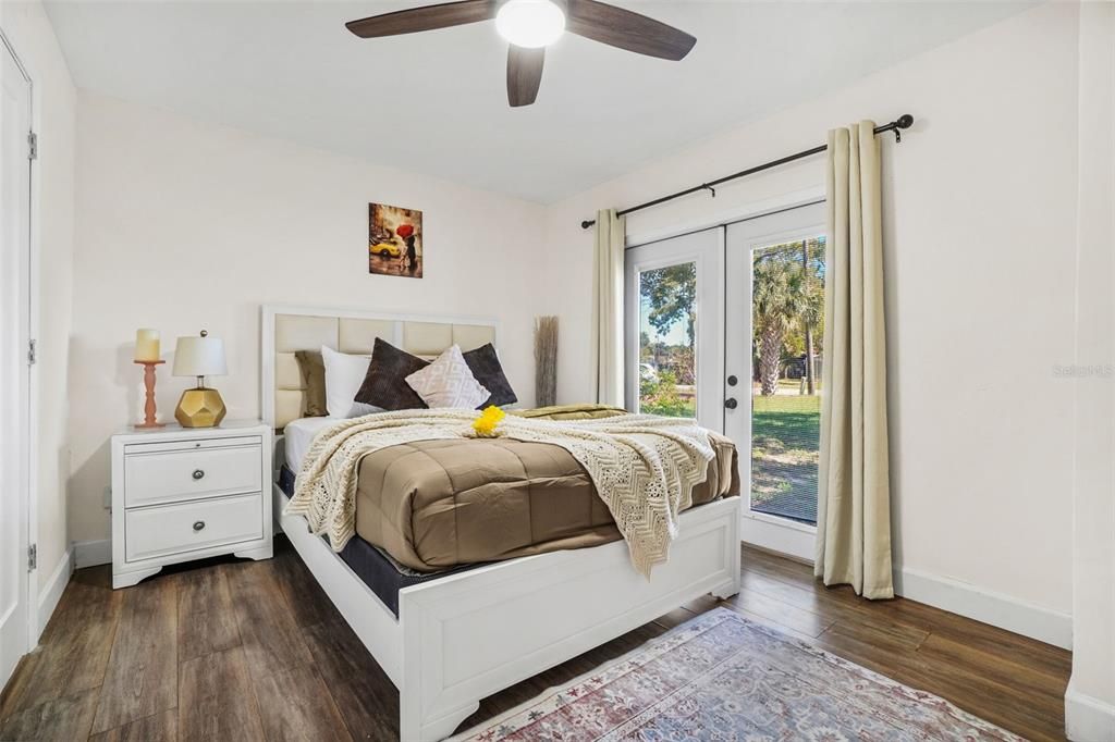 For Rent: $2,800 (5 beds, 2 baths, 1610 Square Feet)