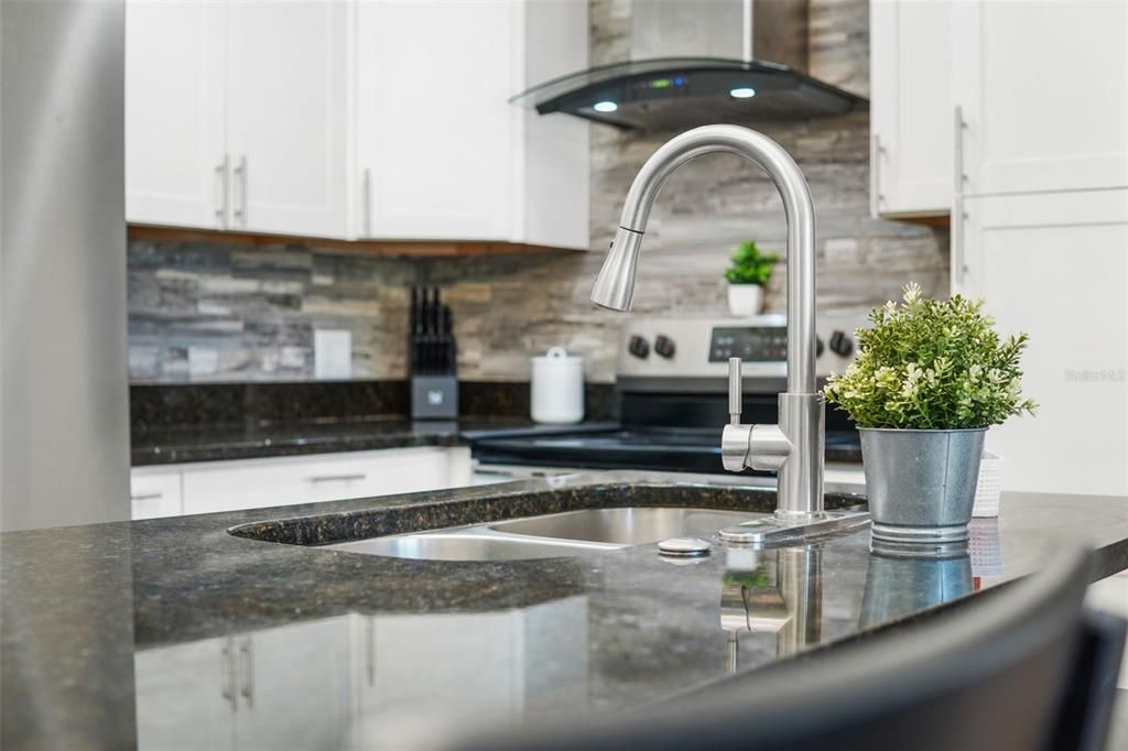 For Rent: $2,800 (5 beds, 2 baths, 1610 Square Feet)