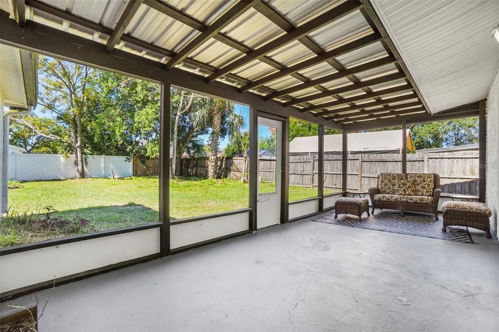 For Rent: $2,800 (5 beds, 2 baths, 1610 Square Feet)