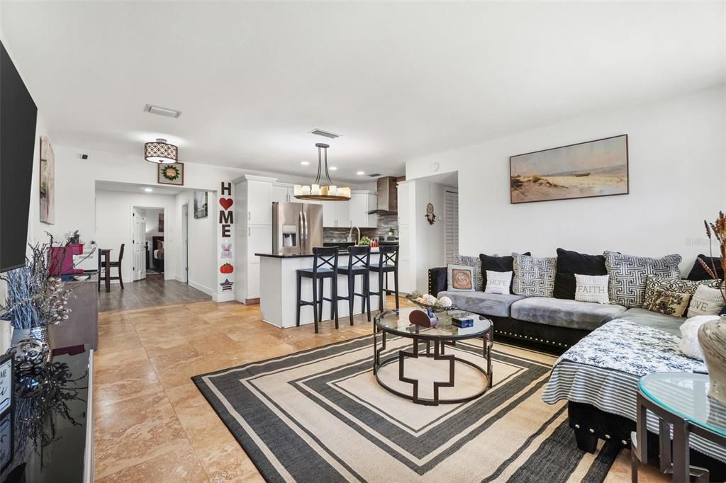 For Rent: $2,800 (5 beds, 2 baths, 1610 Square Feet)