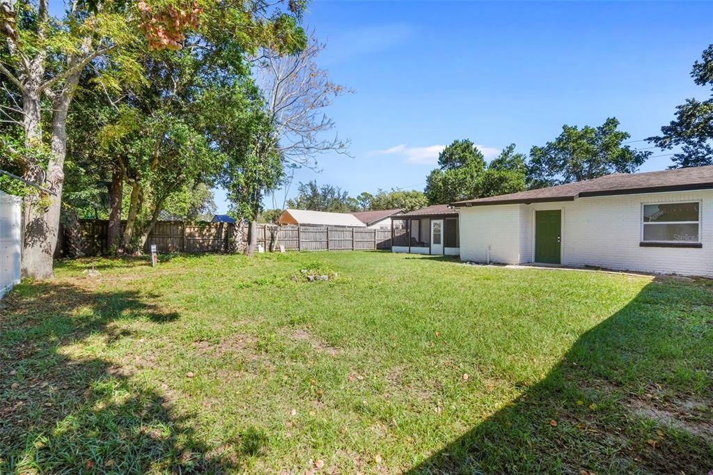 For Rent: $2,800 (5 beds, 2 baths, 1610 Square Feet)