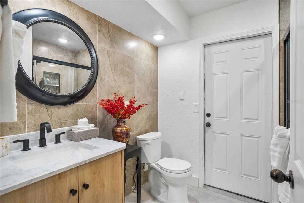 For Rent: $2,800 (5 beds, 2 baths, 1610 Square Feet)