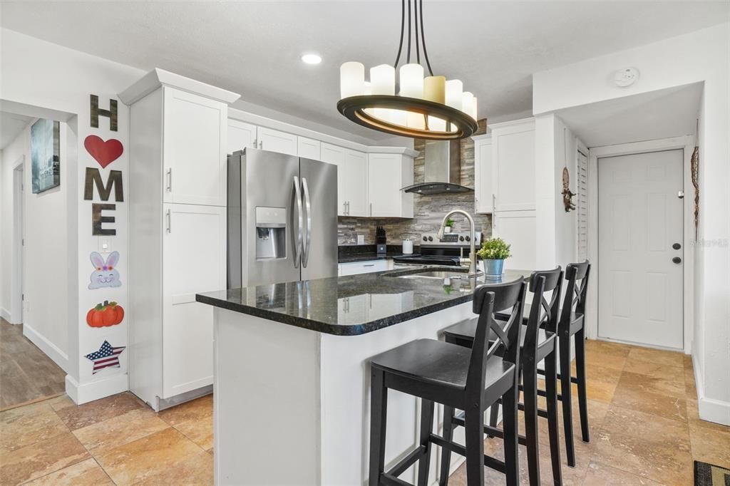 For Rent: $2,800 (5 beds, 2 baths, 1610 Square Feet)