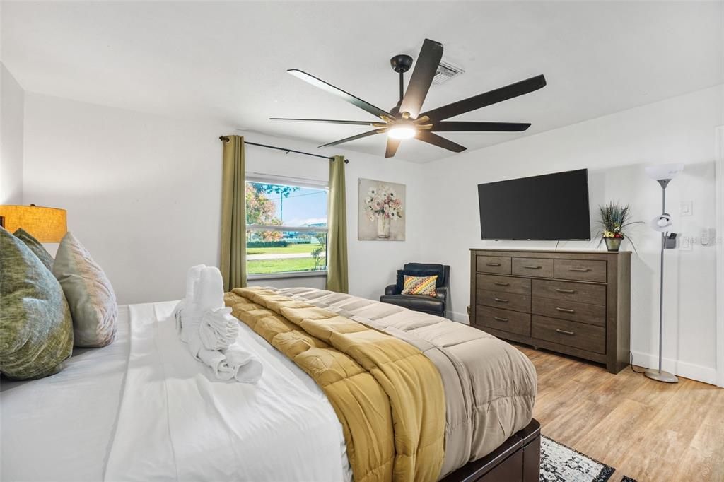 For Rent: $2,800 (5 beds, 2 baths, 1610 Square Feet)