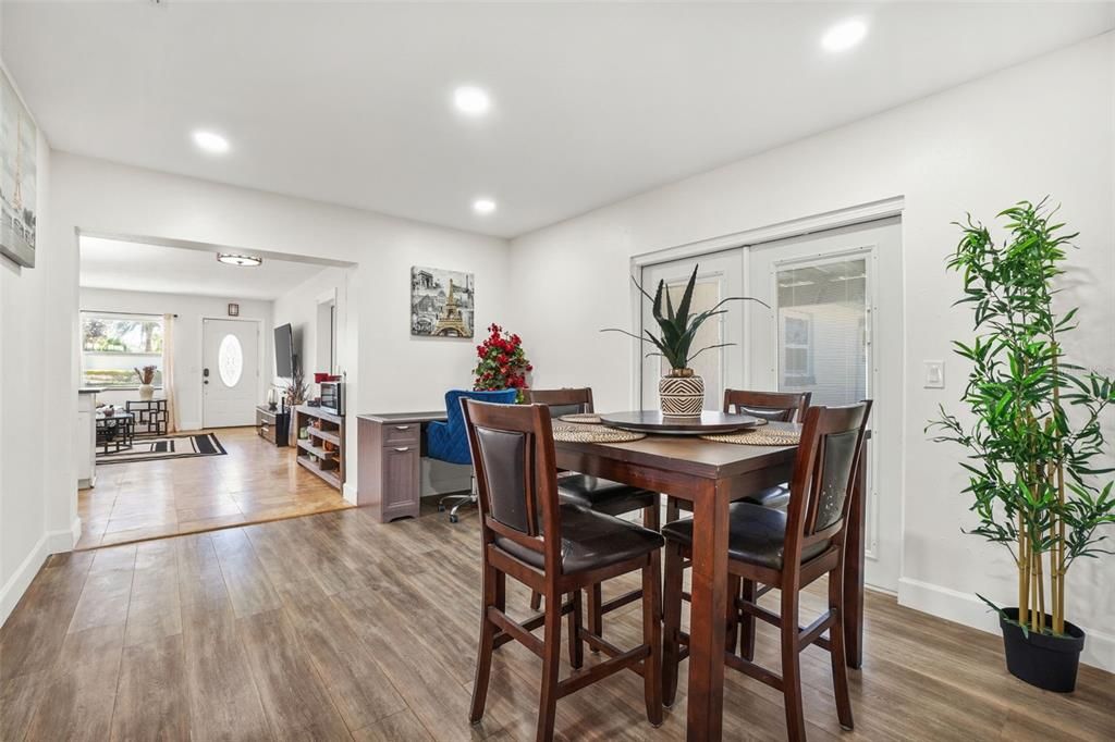 For Rent: $2,800 (5 beds, 2 baths, 1610 Square Feet)