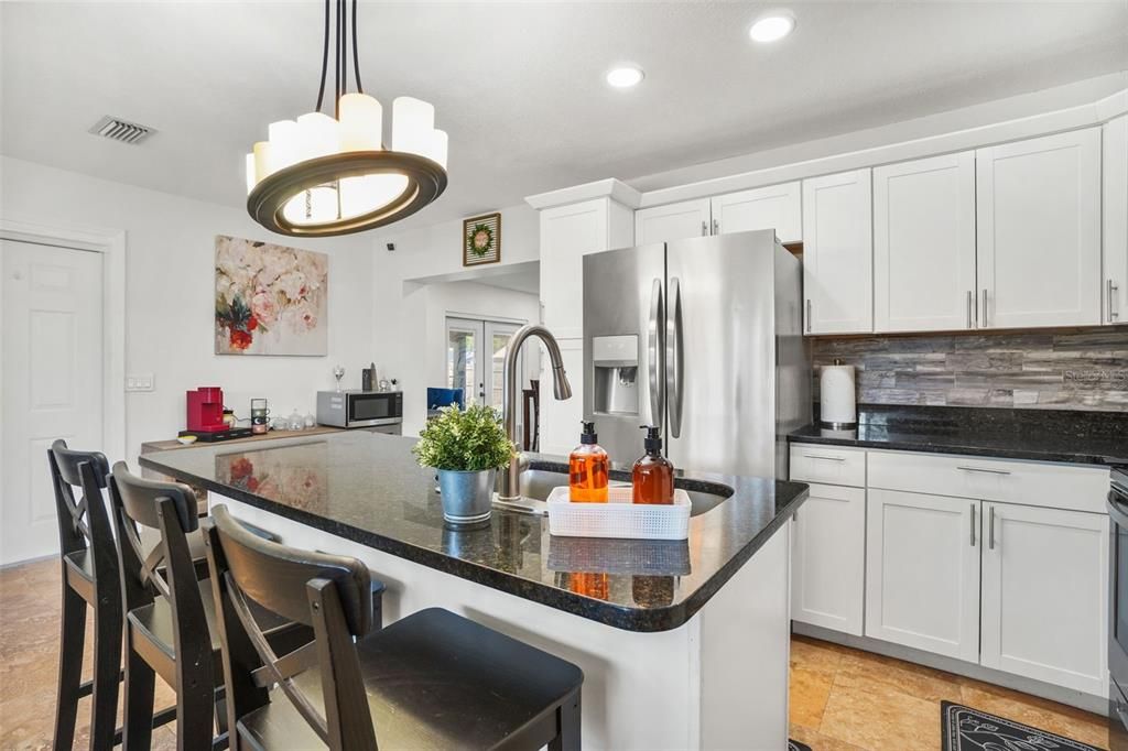 For Rent: $2,800 (5 beds, 2 baths, 1610 Square Feet)