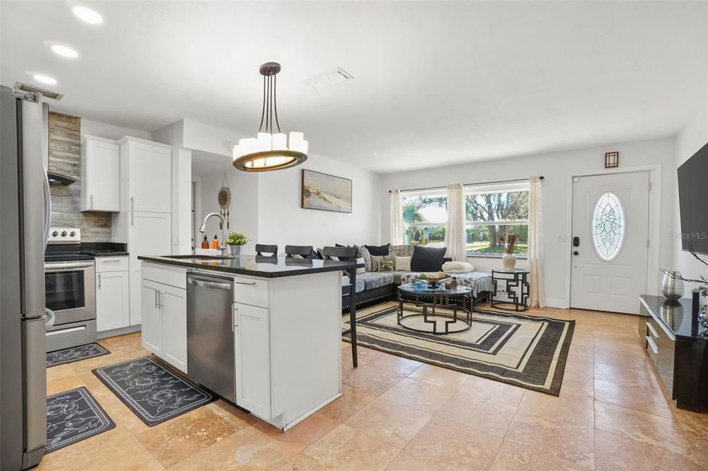 For Rent: $2,800 (5 beds, 2 baths, 1610 Square Feet)