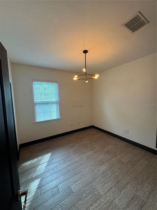 For Rent: $3,850 (4 beds, 2 baths, 1706 Square Feet)