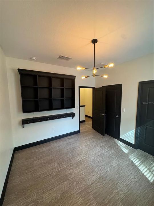 For Rent: $3,850 (4 beds, 2 baths, 1706 Square Feet)