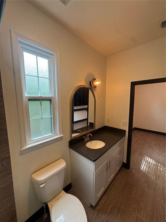 For Rent: $3,850 (4 beds, 2 baths, 1706 Square Feet)