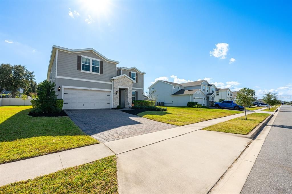 For Sale: $670,000 (4 beds, 3 baths, 2855 Square Feet)