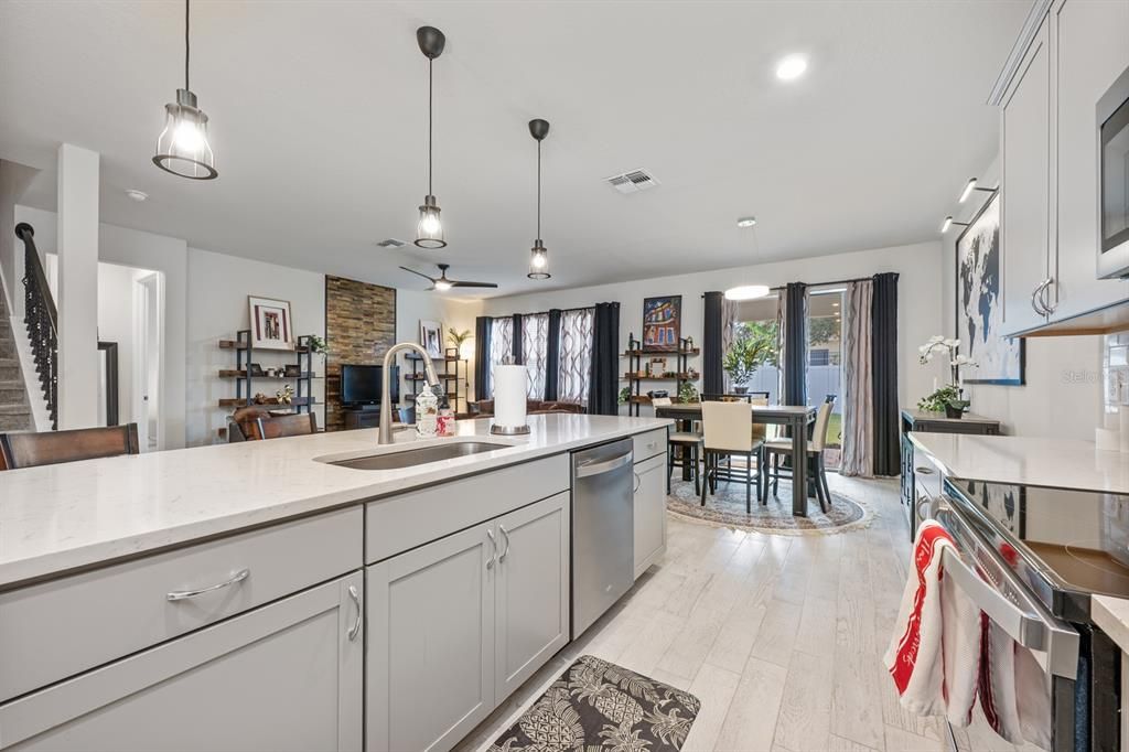 For Sale: $670,000 (4 beds, 3 baths, 2855 Square Feet)