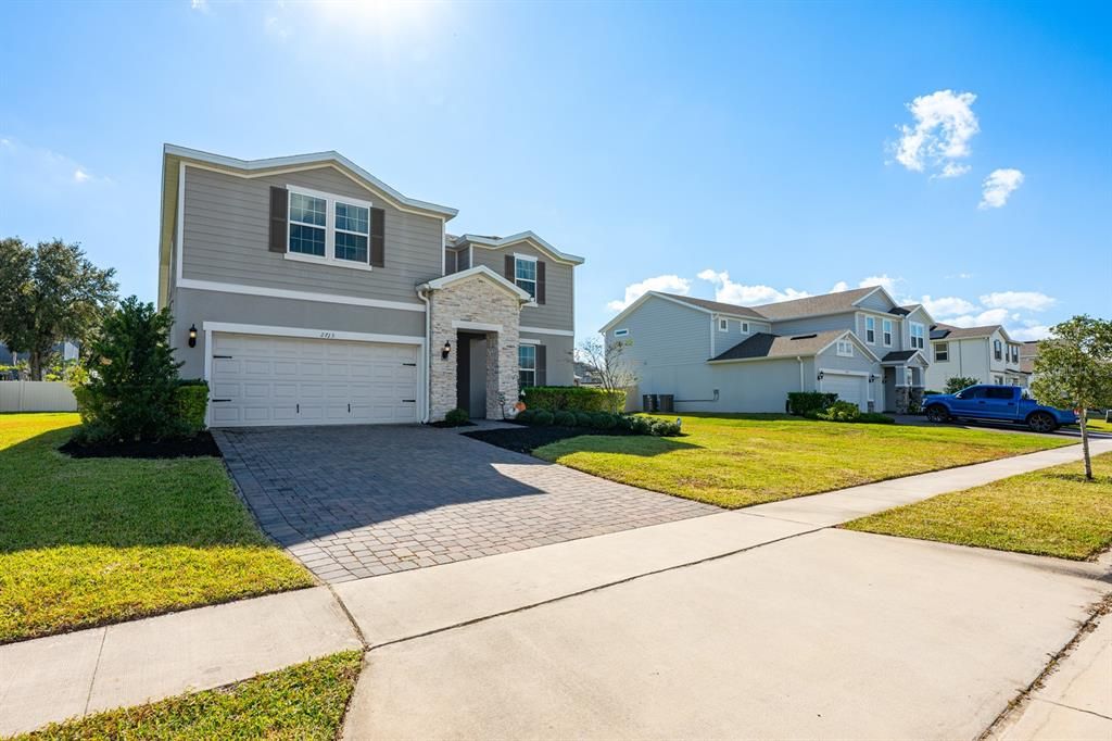 For Sale: $670,000 (4 beds, 3 baths, 2855 Square Feet)