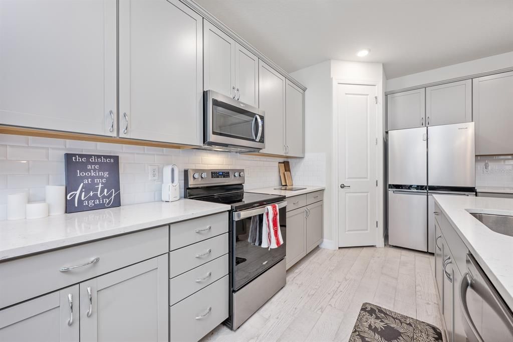 For Sale: $670,000 (4 beds, 3 baths, 2855 Square Feet)