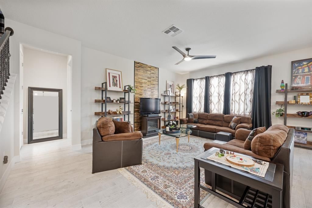 For Sale: $670,000 (4 beds, 3 baths, 2855 Square Feet)