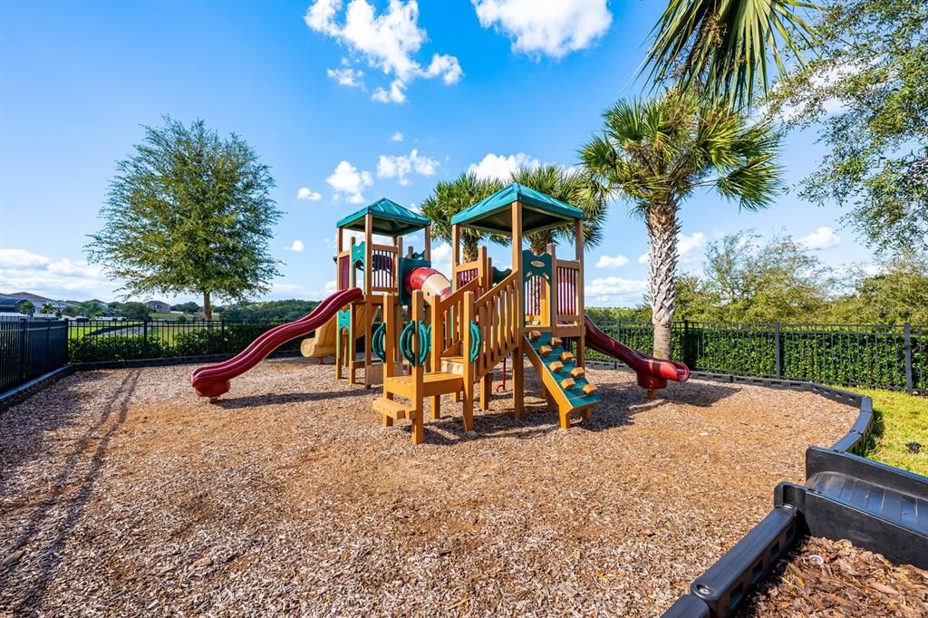 For Sale: $670,000 (4 beds, 3 baths, 2855 Square Feet)