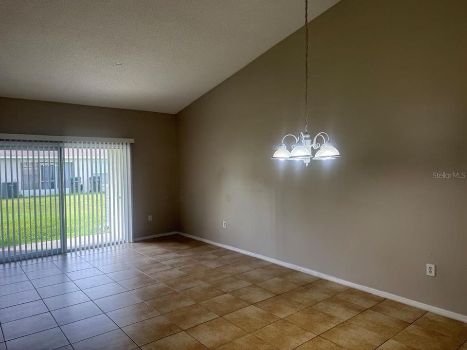 For Sale: $264,900 (3 beds, 2 baths, 1149 Square Feet)