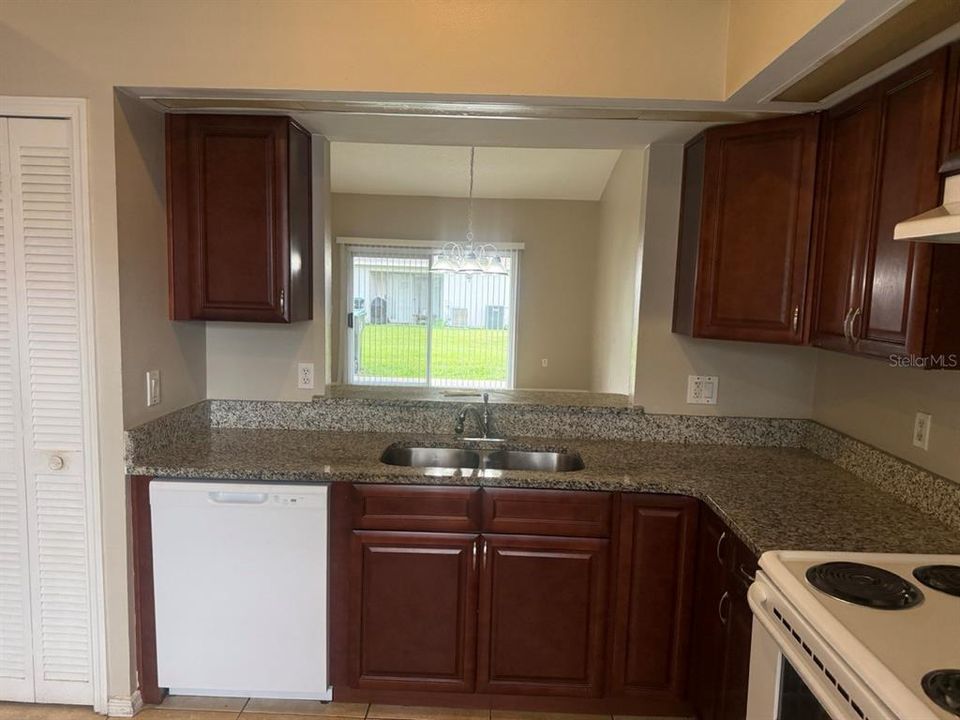 For Sale: $264,900 (3 beds, 2 baths, 1149 Square Feet)