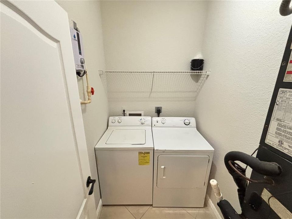 For Sale: $178,000 (2 beds, 2 baths, 1103 Square Feet)