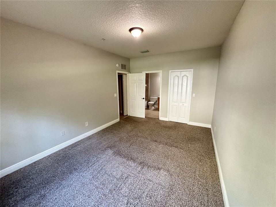 For Sale: $178,000 (2 beds, 2 baths, 1103 Square Feet)