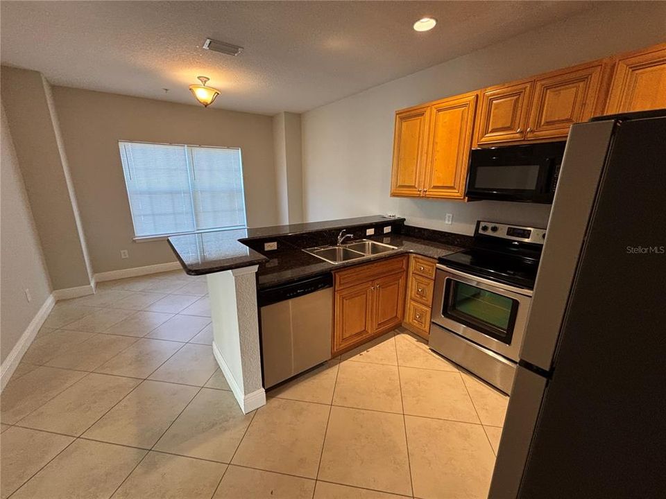 For Sale: $178,000 (2 beds, 2 baths, 1103 Square Feet)