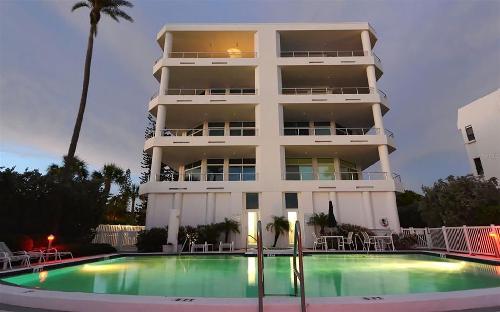 For Sale: $3,250,000 (3 beds, 4 baths, 3260 Square Feet)