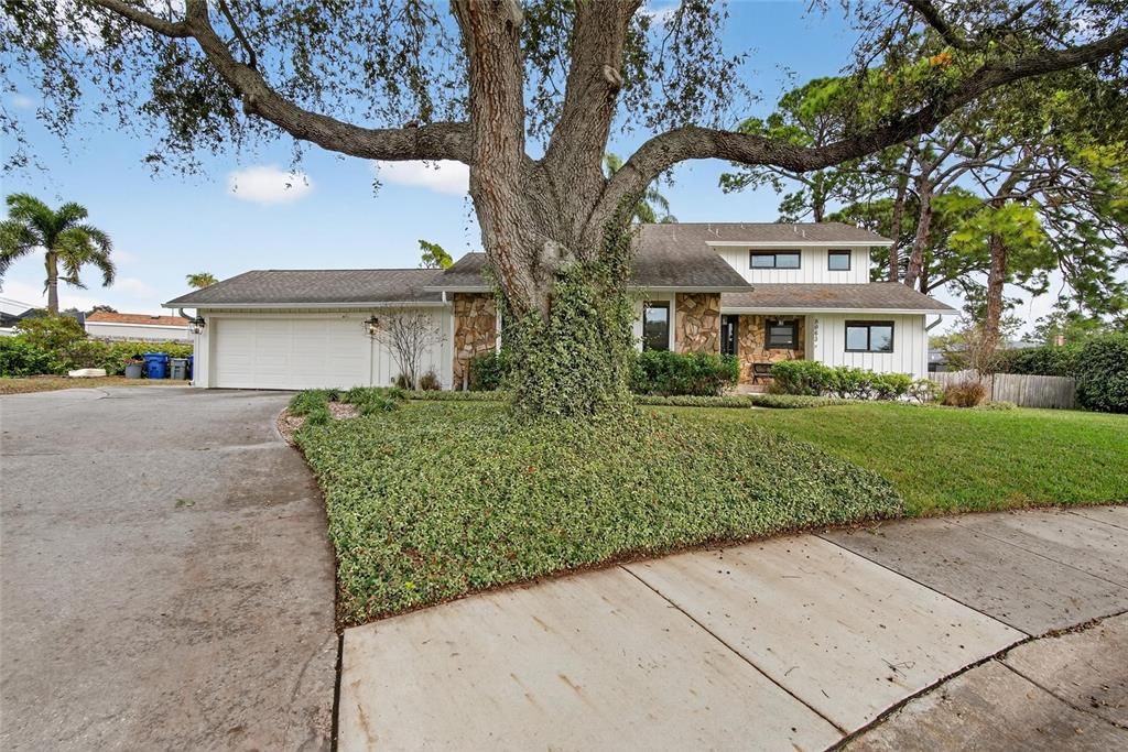 For Sale: $594,900 (3 beds, 2 baths, 2393 Square Feet)