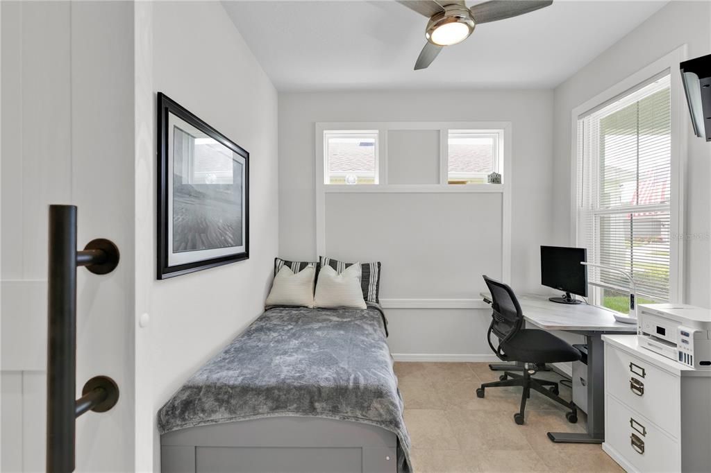 For Sale: $425,000 (2 beds, 2 baths, 1401 Square Feet)