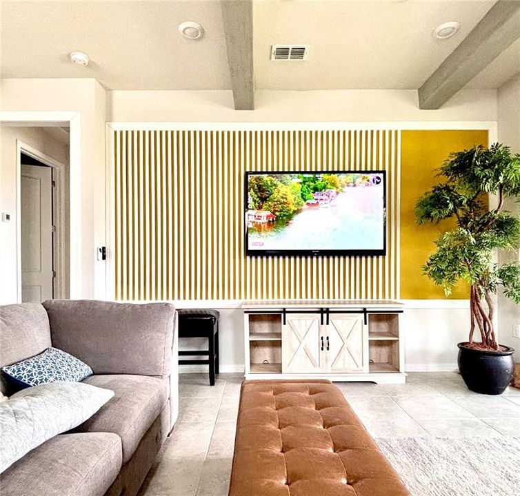 For Sale: $425,000 (2 beds, 2 baths, 1401 Square Feet)