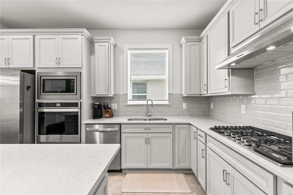 For Sale: $425,000 (2 beds, 2 baths, 1401 Square Feet)