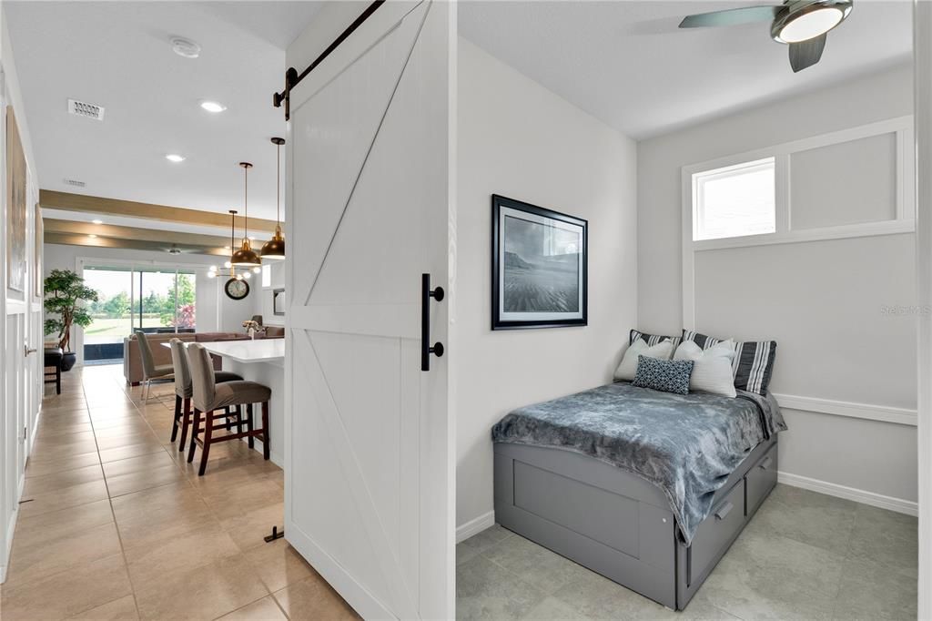 For Sale: $425,000 (2 beds, 2 baths, 1401 Square Feet)