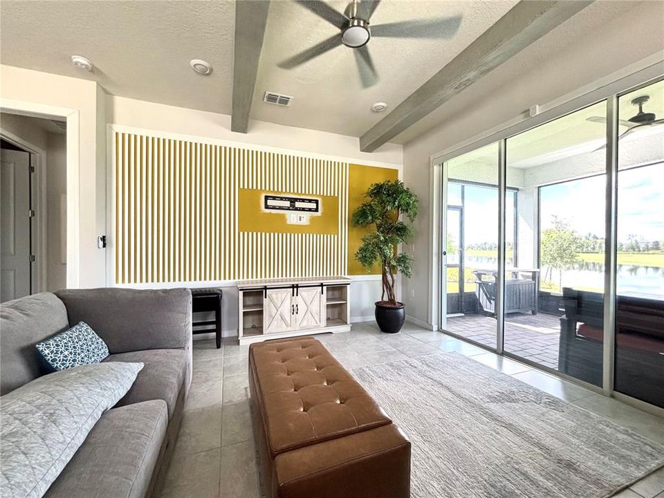 For Sale: $425,000 (2 beds, 2 baths, 1401 Square Feet)