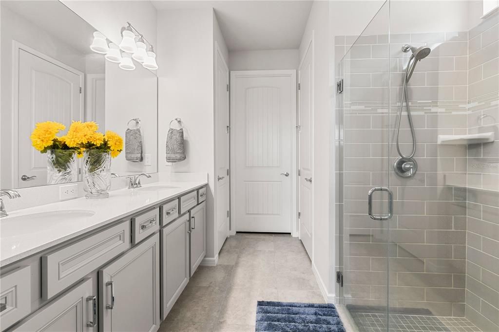 For Sale: $425,000 (2 beds, 2 baths, 1401 Square Feet)