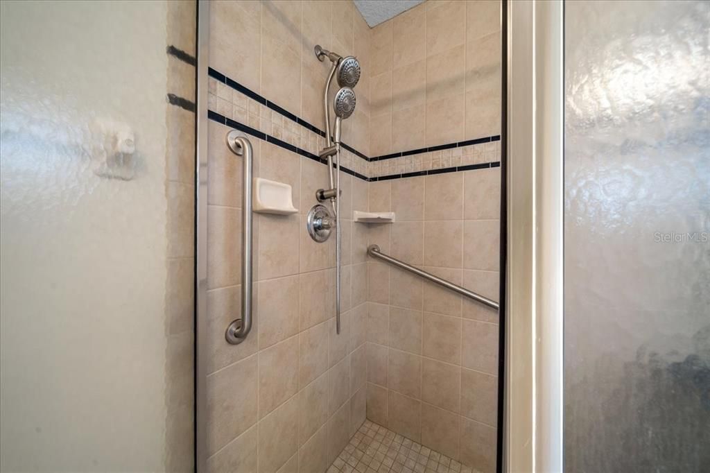 For Sale: $329,000 (3 beds, 2 baths, 2367 Square Feet)