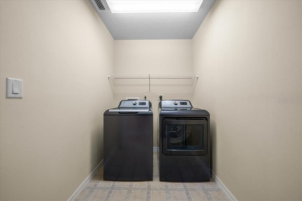 For Sale: $329,000 (3 beds, 2 baths, 2367 Square Feet)