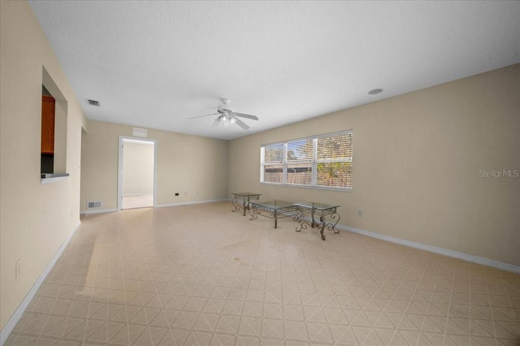 For Sale: $329,000 (3 beds, 2 baths, 2367 Square Feet)