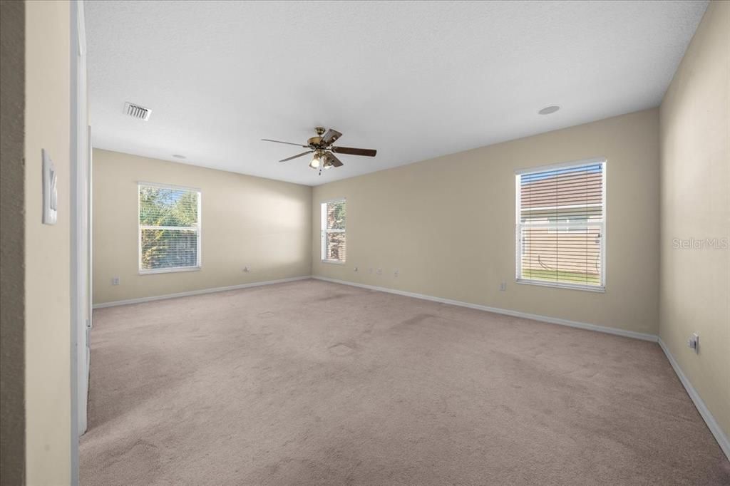 For Sale: $329,000 (3 beds, 2 baths, 2367 Square Feet)