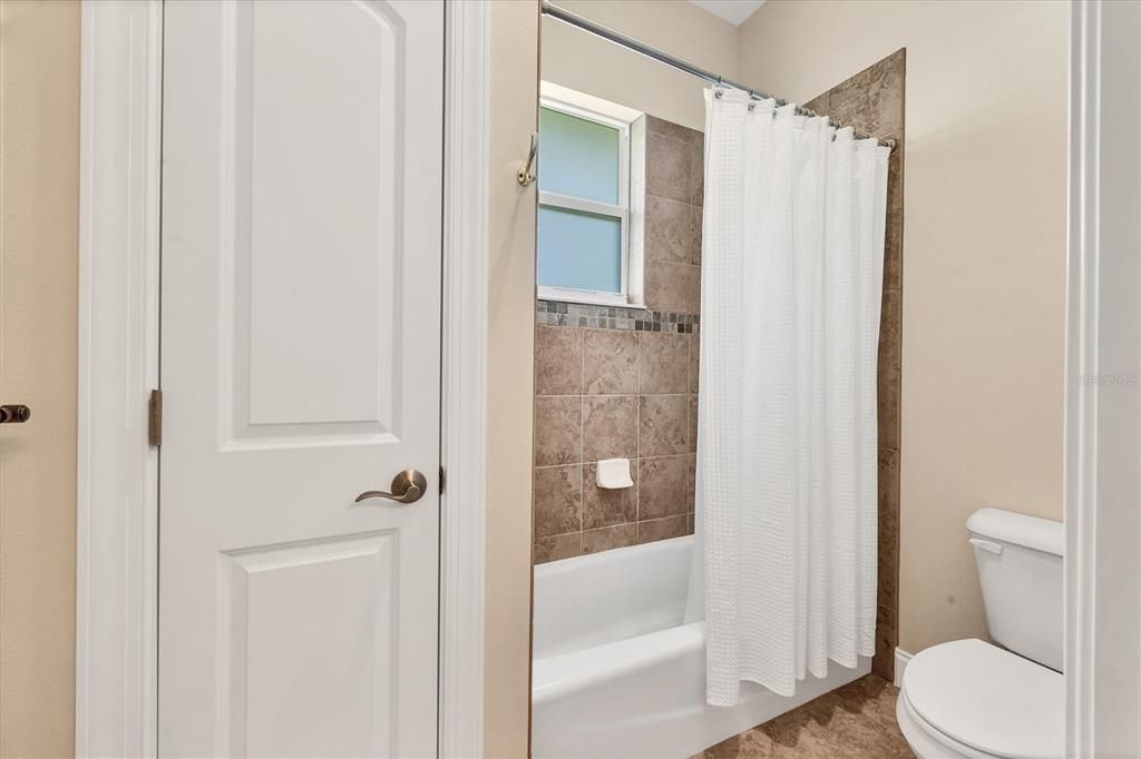 待售: $1,990,000 (5 贝兹, 3 浴室, 3954 平方英尺)