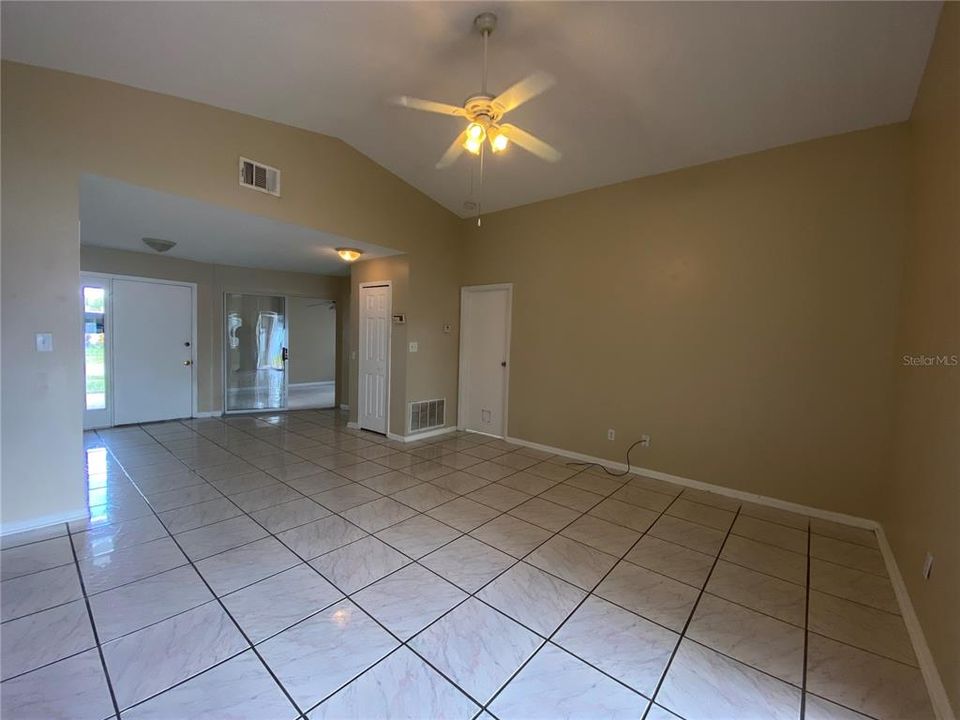 For Rent: $1,995 (3 beds, 2 baths, 1145 Square Feet)