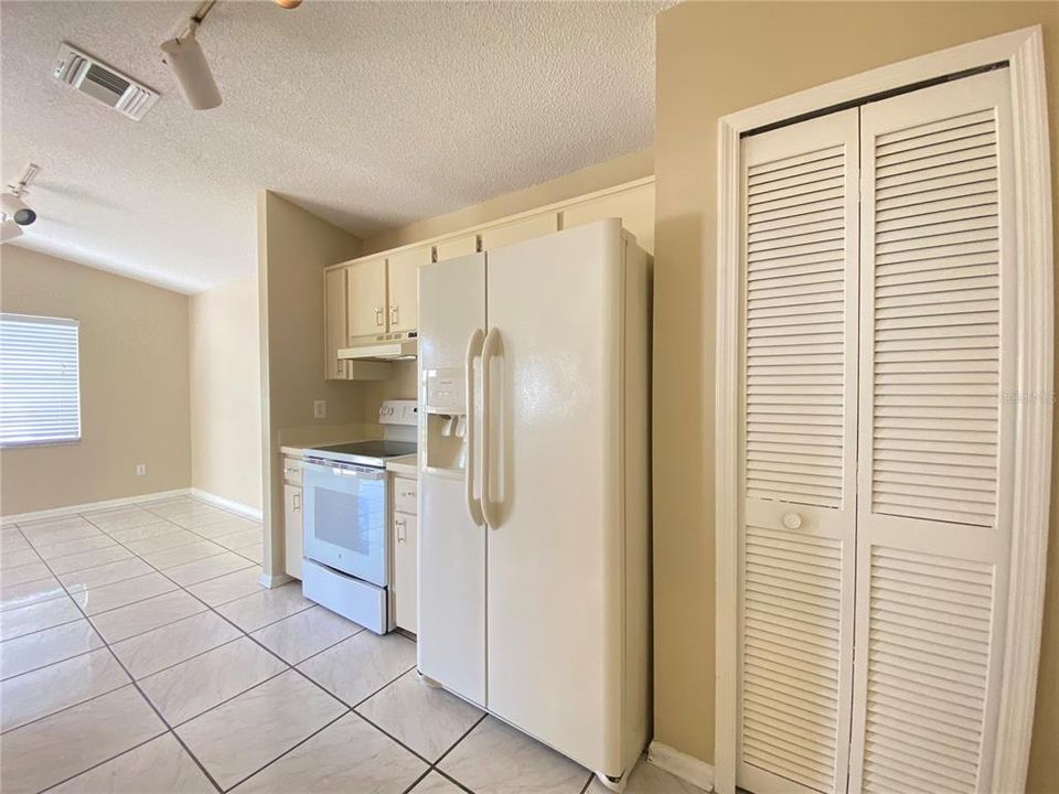 For Rent: $1,995 (3 beds, 2 baths, 1145 Square Feet)