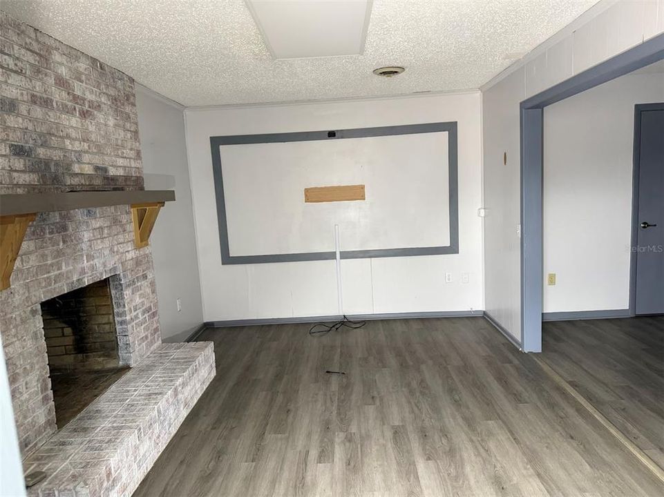 待售: $48,000 (0 贝兹, 0 浴室, 1636 平方英尺)