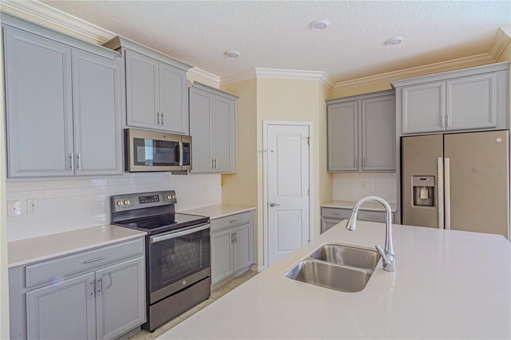 На продажу: $450,000 (3 спален, 2 ванн, 1971 Квадратных фут)