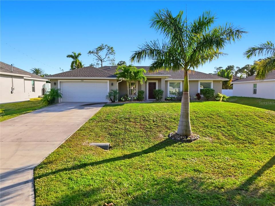For Sale: $449,500 (4 beds, 2 baths, 1613 Square Feet)