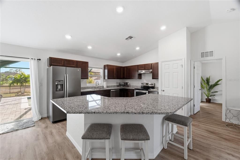 For Sale: $449,500 (4 beds, 2 baths, 1613 Square Feet)