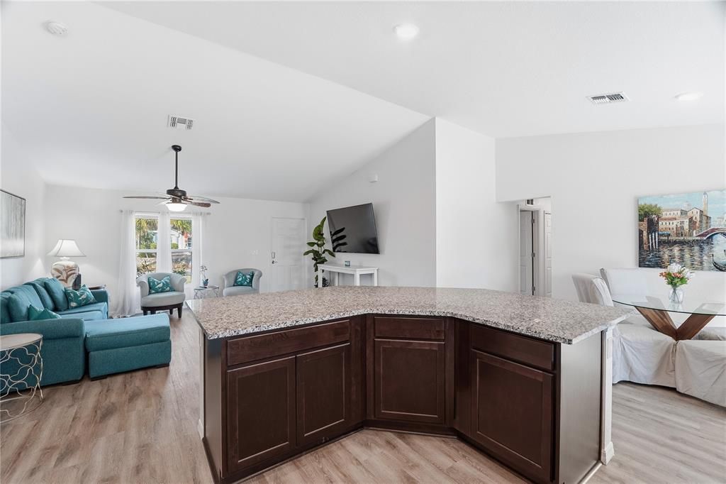 For Sale: $449,500 (4 beds, 2 baths, 1613 Square Feet)