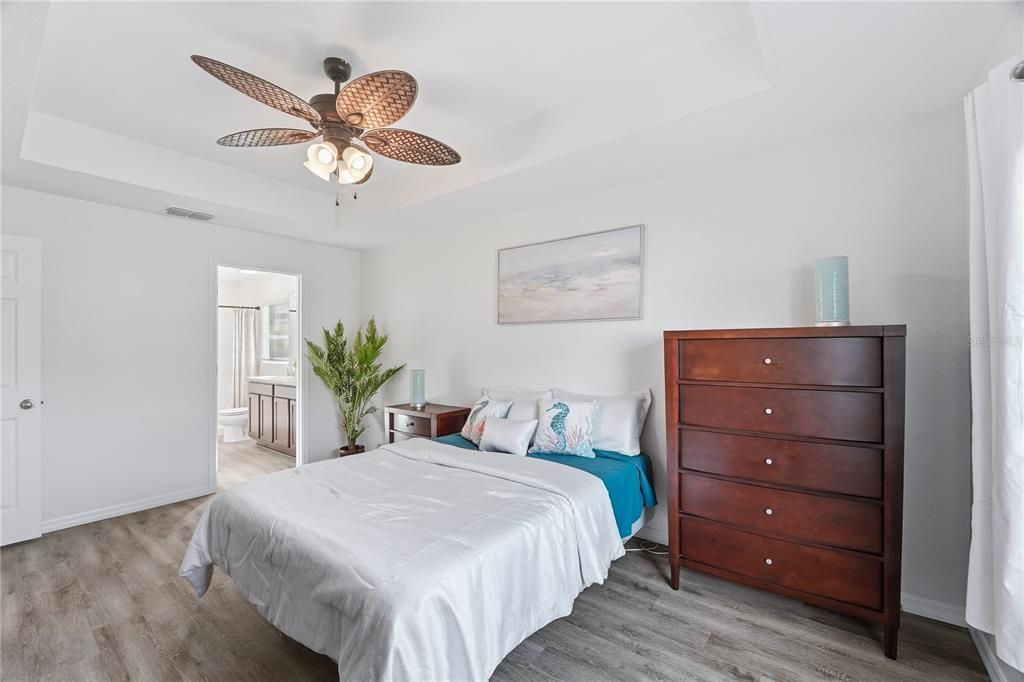 For Sale: $449,500 (4 beds, 2 baths, 1613 Square Feet)