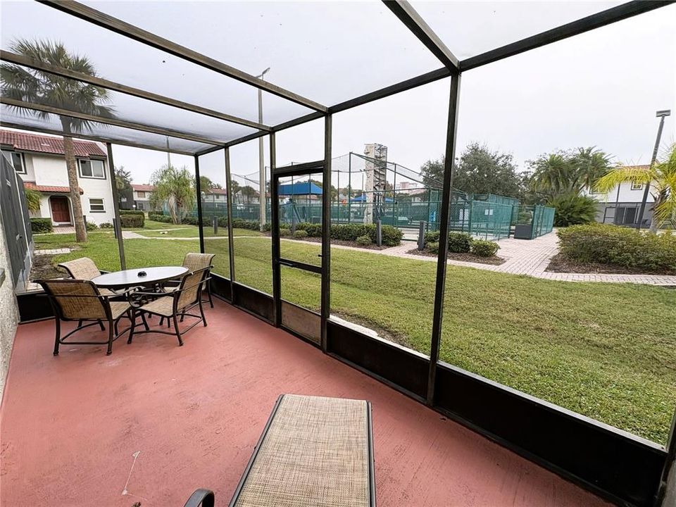 待售: $195,000 (2 贝兹, 2 浴室, 1052 平方英尺)